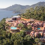 its-not-hard-to-see-why-this-place-is-known-as-the-bubble-palace-designed-by-the-hungarian-architect-antti-lovag-and-built-between
