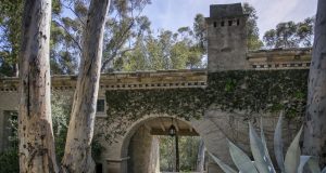 TOP 10 CELEBRITY & SPECTACULAR HOMES homes for sale