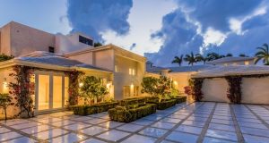 Shakira’s Miami Beach Contemporary Home!