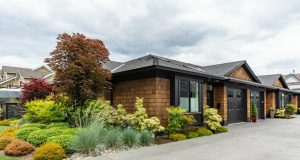 1-2340 Oakville Ave, Sidney, British Columbia V8L1V5