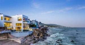 Barry Manilow’s Malibu Beach House!