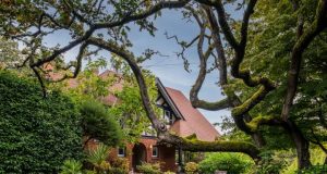 Look inside OAKSHADES, a nearly 100 year old manor in Victoria, BC
