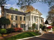 Elvis Presley’s Graceland Welcomes Canadian Travelers